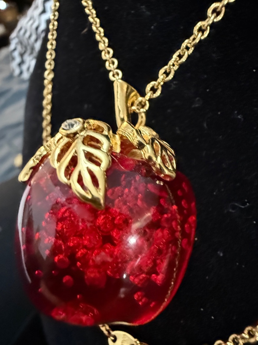 Vintage Avon Gold-Tone Red Lucite Apple Pendant Necklace - Picture 3 of 9